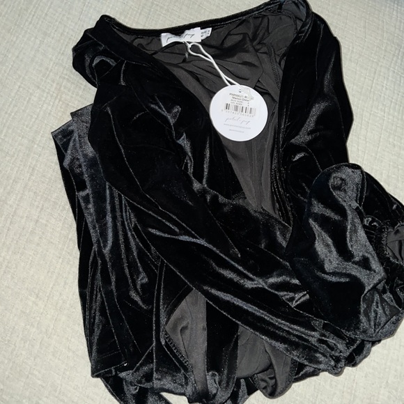 Petal + Pup Long Sleeve Marion Velvet Wrap Dress NWT - Picture 6 of 14